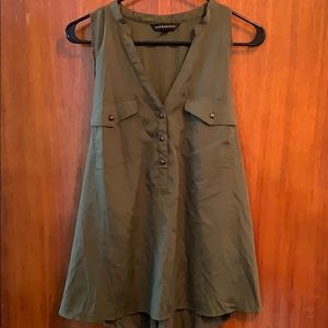 Sleeveless rock and Republic top